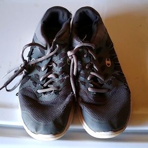 Champion Men Shoes Size 9 lightweight well worn